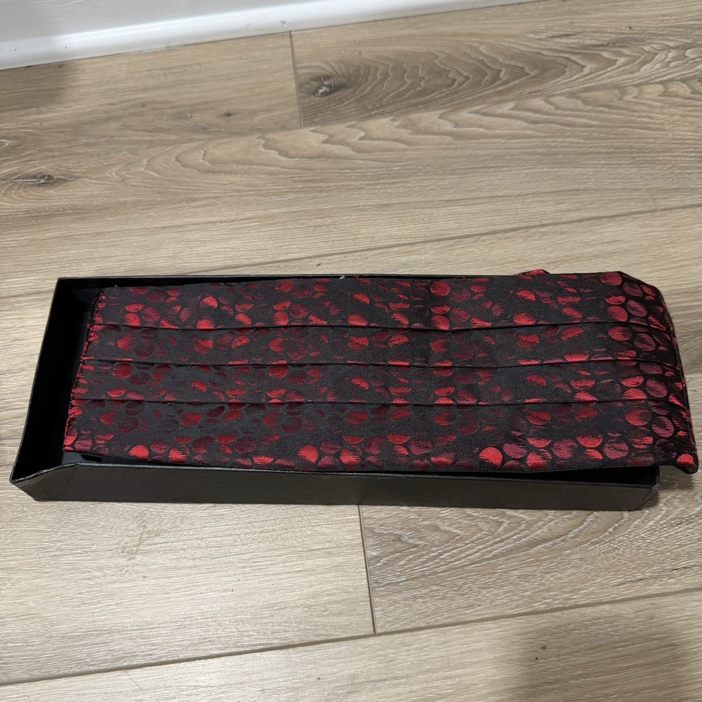 Neiman Marcus Men's Red And Black Cummerbund silk